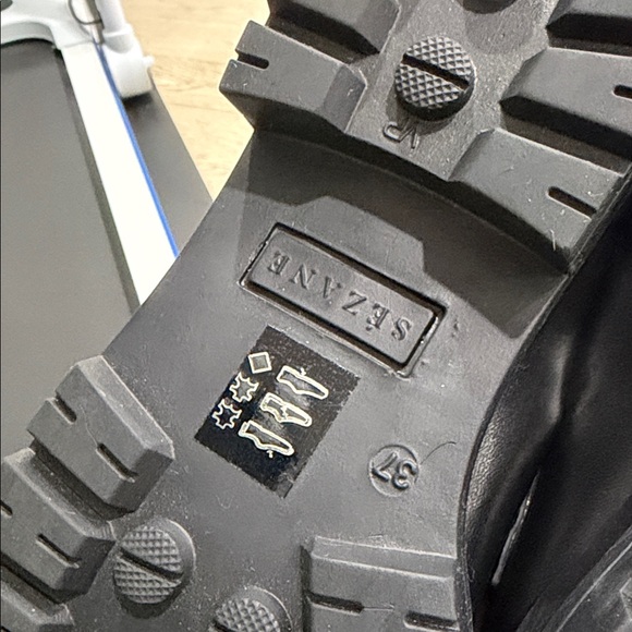 Sezane Black Leather Andrea Loafers - Picture 4 of 4